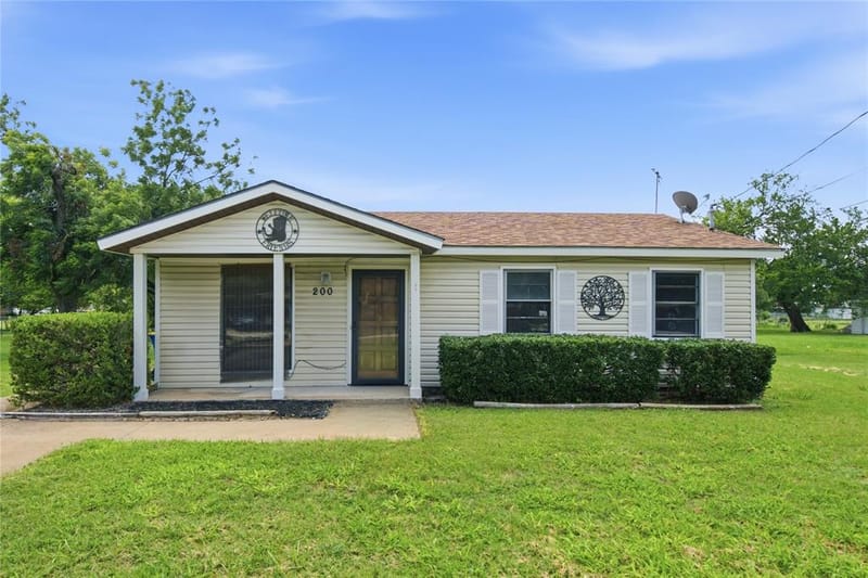 200 Russell Street, White Settlement TX 76108 - Photo 2