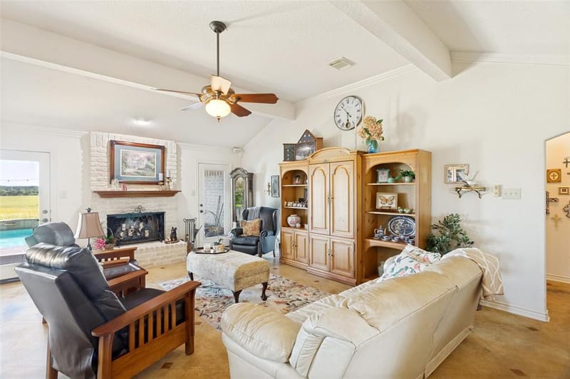 108 Gladdis Lane, Springtown TX 76082 - Photo 7