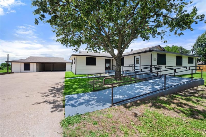 5835 County Road 2091, Corsicana TX 75110 - Photo 2