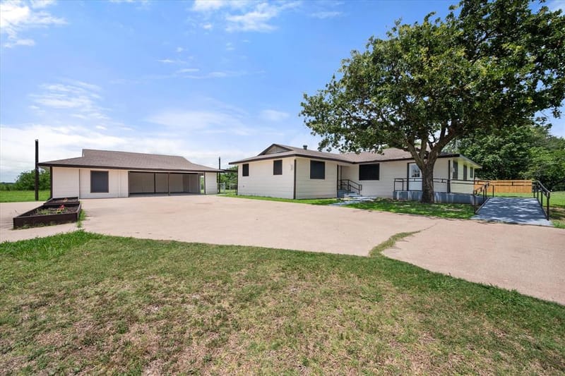 5835 County Road 2091, Corsicana TX 75110 - Photo 3