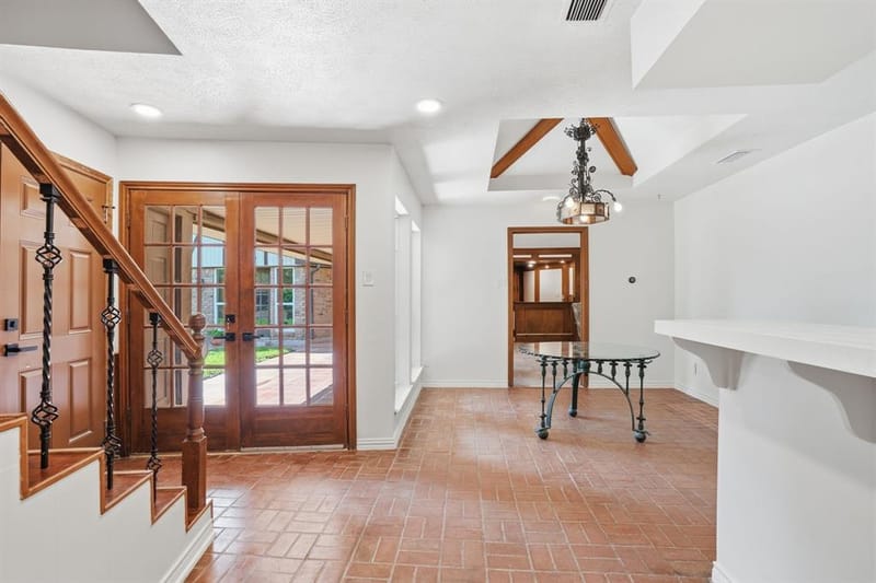 9435 Spring Hollow Drive, Dallas TX 75243 - Photo 23