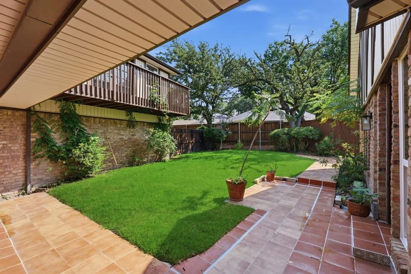 9435 Spring Hollow Drive, Dallas TX 75243 - Photo 32