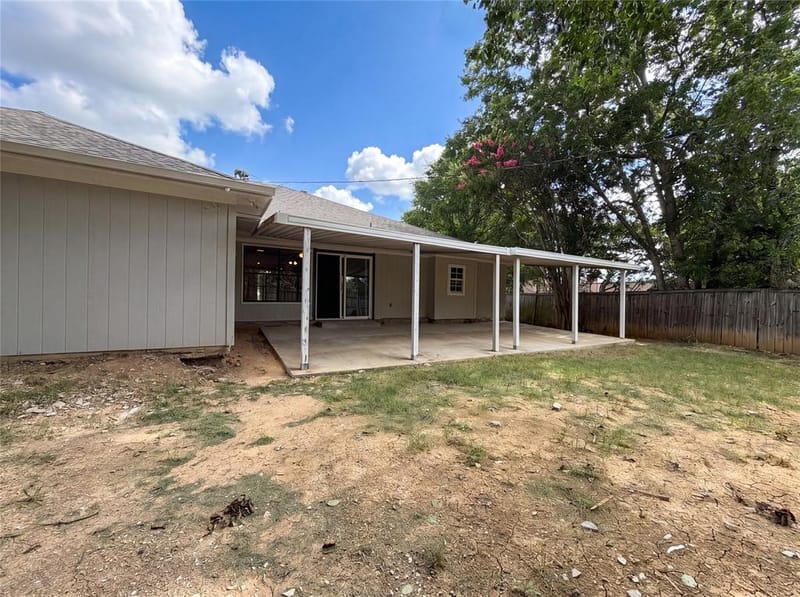 2005 N Arbor Rose Drive, Grand Prairie TX 75050 - Photo 23