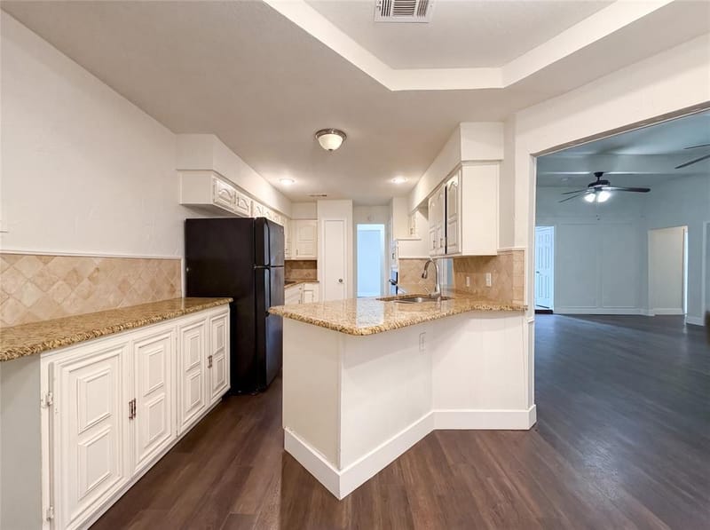 2005 N Arbor Rose Drive, Grand Prairie TX 75050 - Photo 6