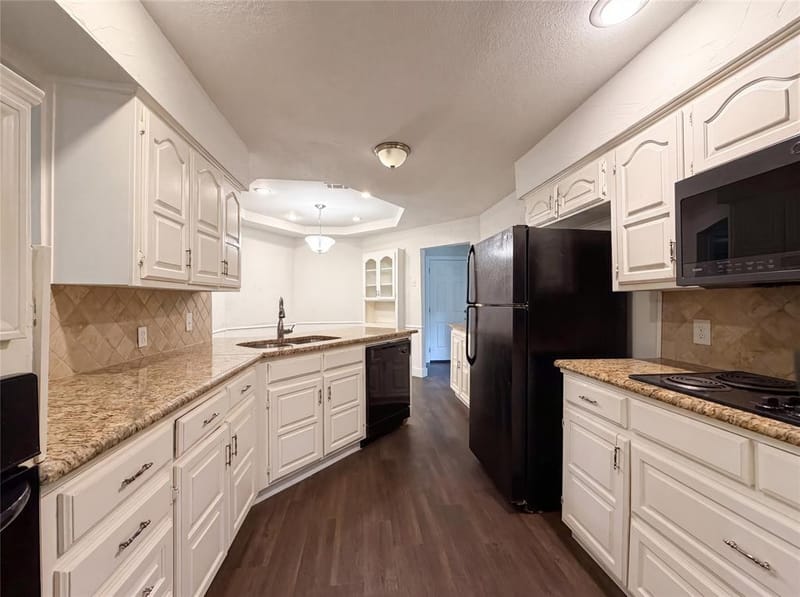 2005 N Arbor Rose Drive, Grand Prairie TX 75050 - Photo 5