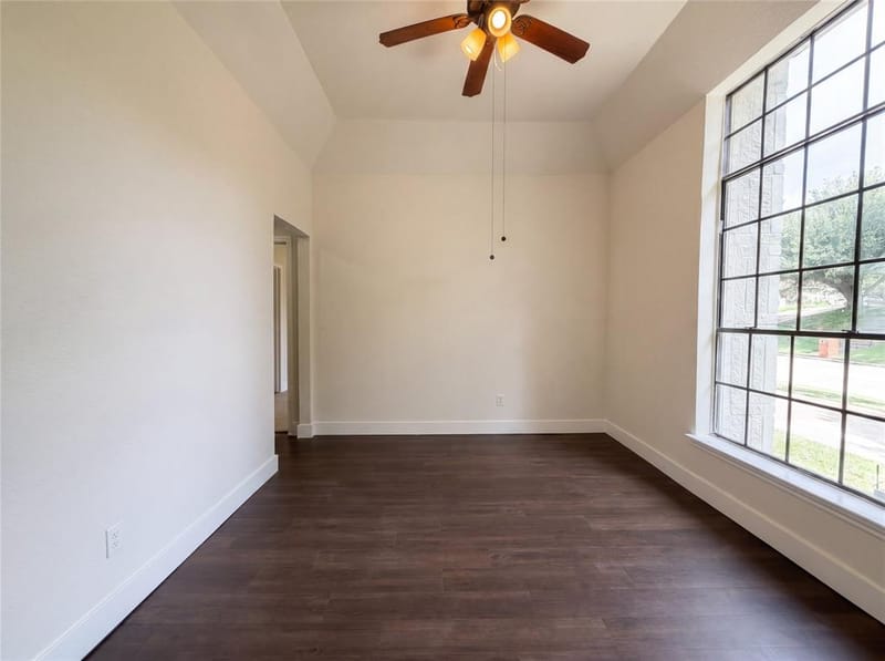 2005 N Arbor Rose Drive, Grand Prairie TX 75050 - Photo 9