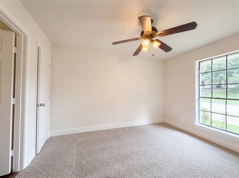 2005 N Arbor Rose Drive, Grand Prairie TX 75050 - Photo 10
