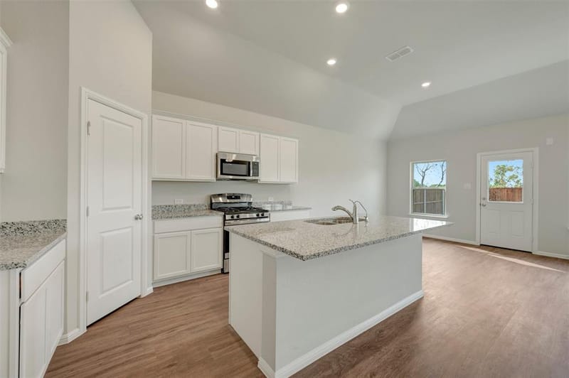3212 Kingdom Drive, Denton TX 76208 - Photo 3
