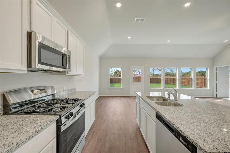 3212 Kingdom Drive, Denton TX 76208 - Photo 4