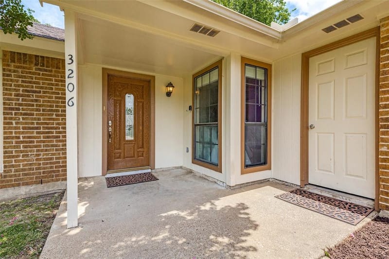 3206 Wintersmith Drive, Arlington TX 76014 - Photo 2