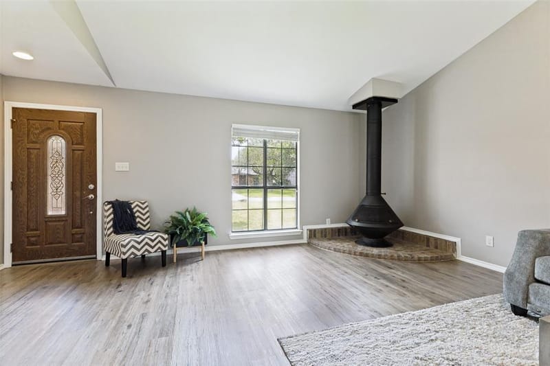 3206 Wintersmith Drive, Arlington TX 76014 - Photo 7
