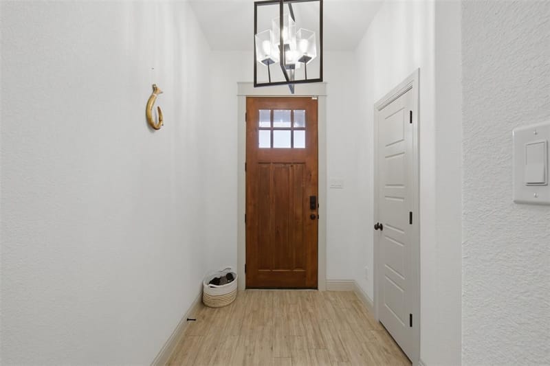 924 Rodgers Avenue, Godley TX 76044 - Photo 2