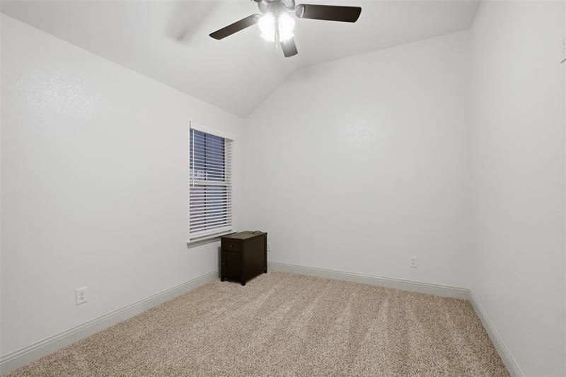 924 Rodgers Avenue, Godley TX 76044 - Photo 16