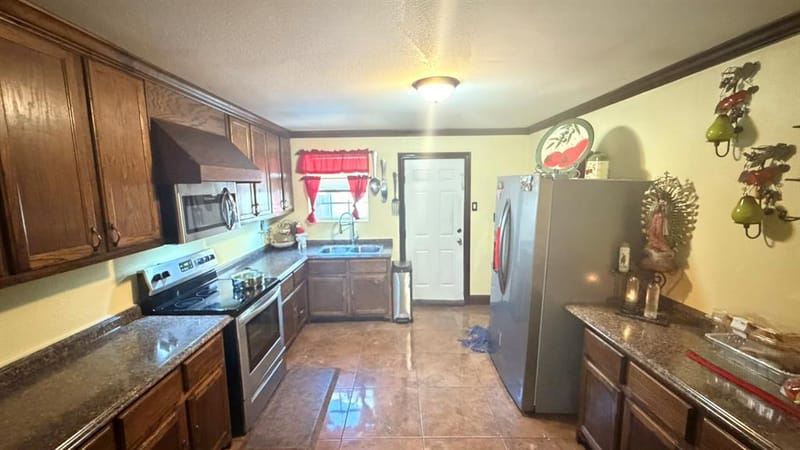 4939 Alton Avenue, Dallas TX 75214 - Photo 10