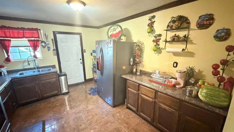 4939 Alton Avenue, Dallas TX 75214 - Photo 11