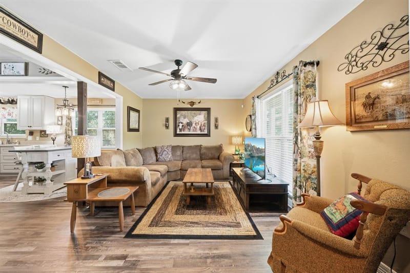 9509 Stony Point Drive, Woodway TX 76712 - Photo 5