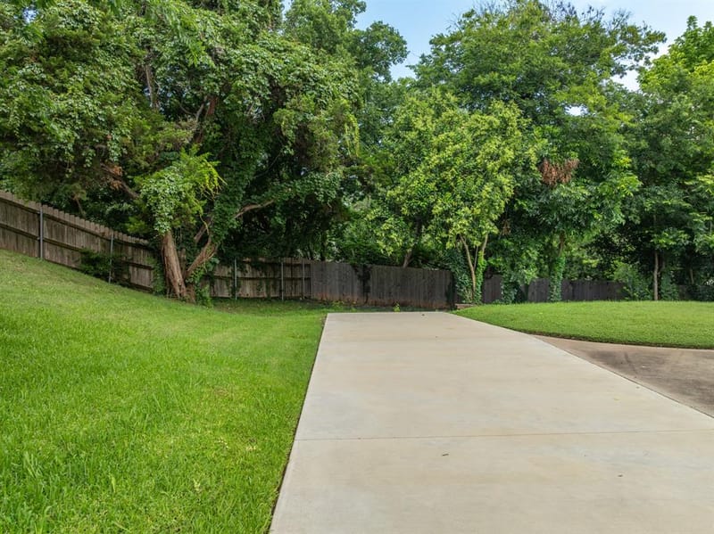 9509 Stony Point Drive, Woodway TX 76712 - Photo 29