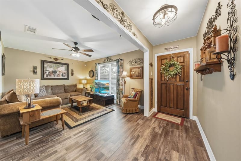 9509 Stony Point Drive, Woodway TX 76712 - Photo 4