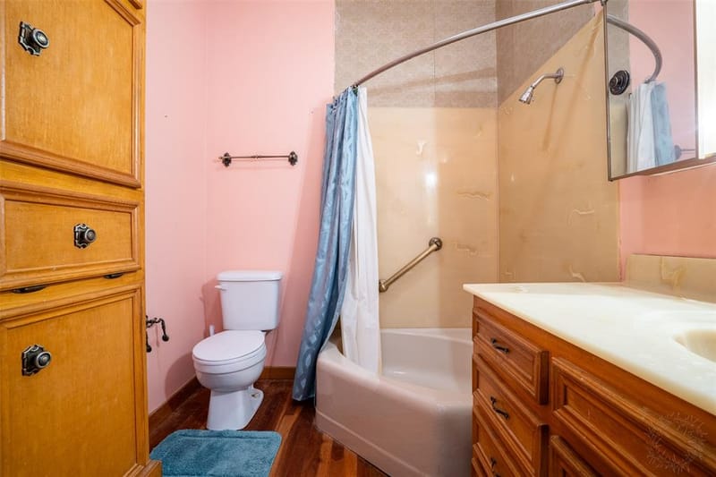 908 W Barnes Avenue, Comanche TX 76442 - Photo 27