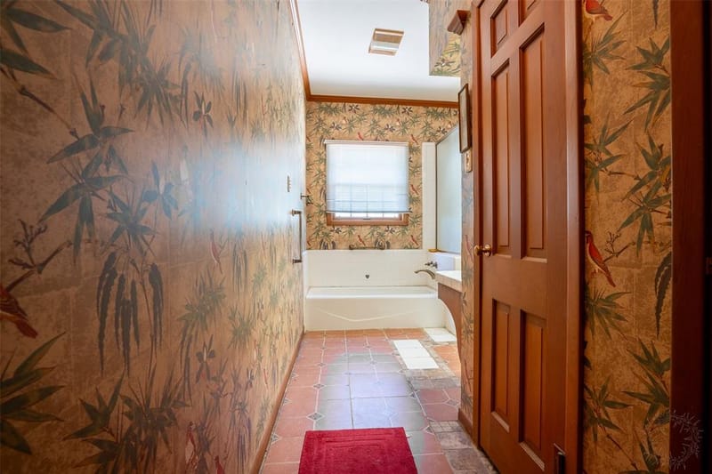 908 W Barnes Avenue, Comanche TX 76442 - Photo 20