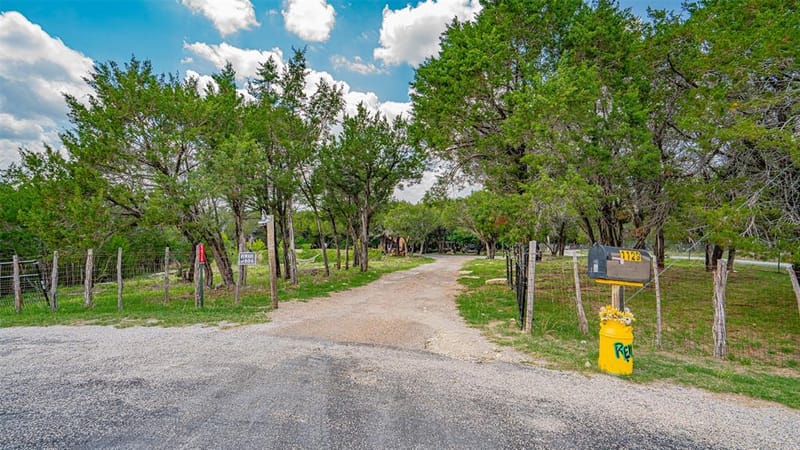 1129 County Road 306 #B, Glen Rose TX 76077 - Photo 26