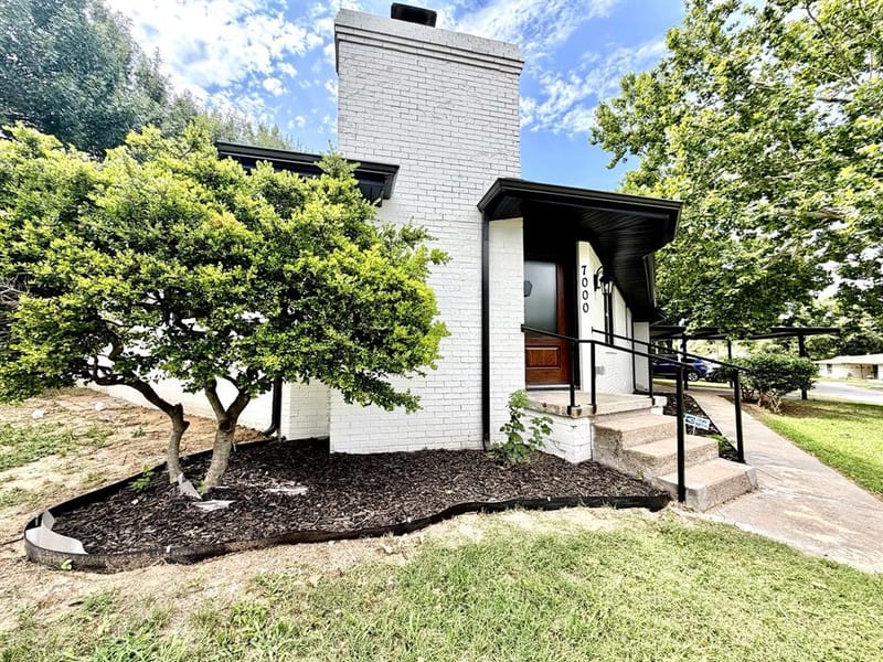 7000 Park Place Drive, Richland Hills TX 76118 - Photo 2