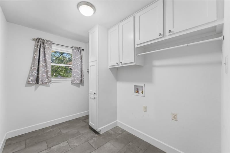 1404 Creekford Drive, Arlington TX 76012 - Photo 14