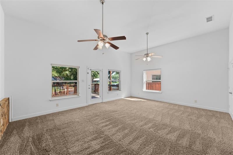 1404 Creekford Drive, Arlington TX 76012 - Photo 15