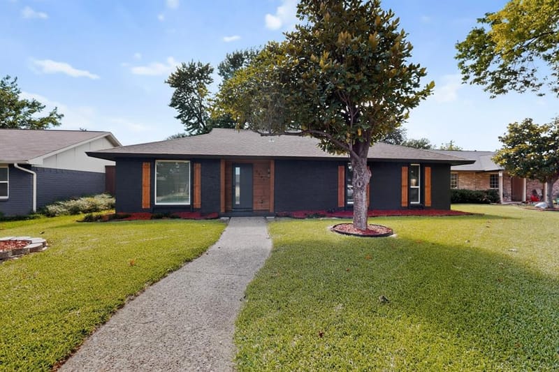 3045 Lockmoor Lane, Dallas TX 75220 - Photo 2