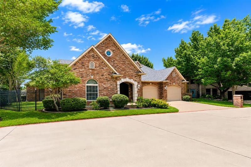 5974 River Bend Drive, Benbrook TX 76132 - Photo 3