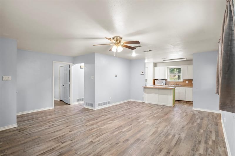 521 Hilltop Drive, Tool TX 75143 - Photo 2