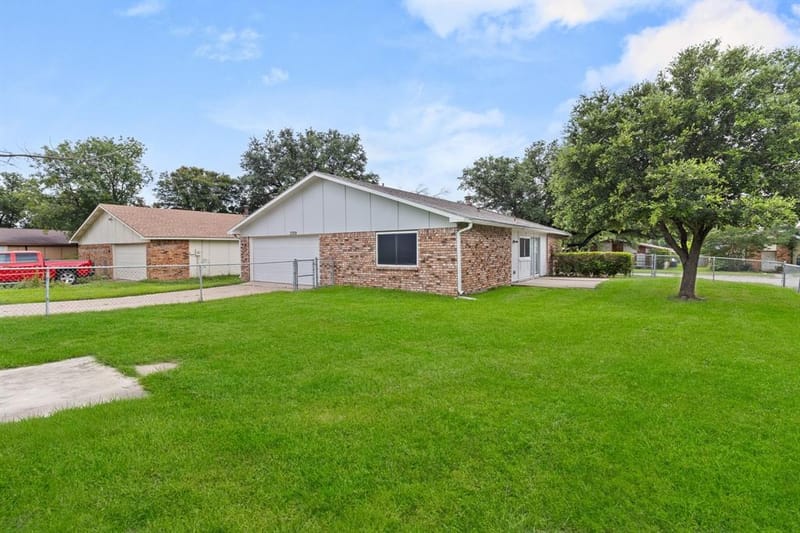 3709 Red Oak Drive, Garland TX 75043 - Photo 36