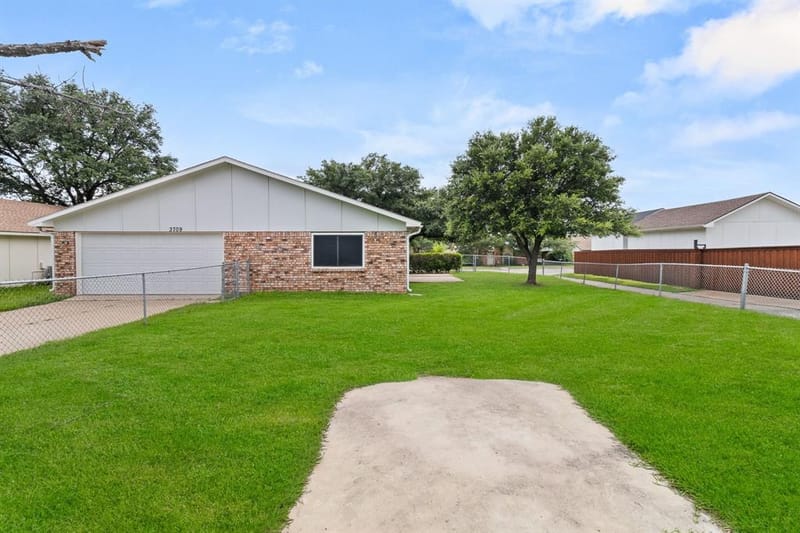 3709 Red Oak Drive, Garland TX 75043 - Photo 35