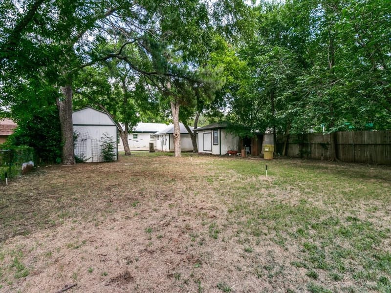 429 Harmon Road, Hurst TX 76053 - Photo 17