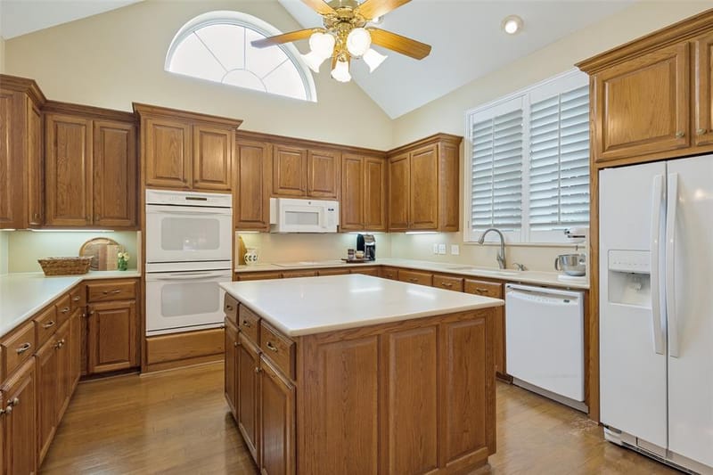 6404 Creekside Drive, Greenville TX 75402 - Photo 10