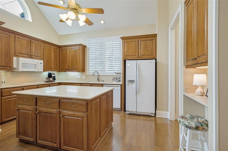 6404 Creekside Drive, Greenville TX 75402 - Photo 11
