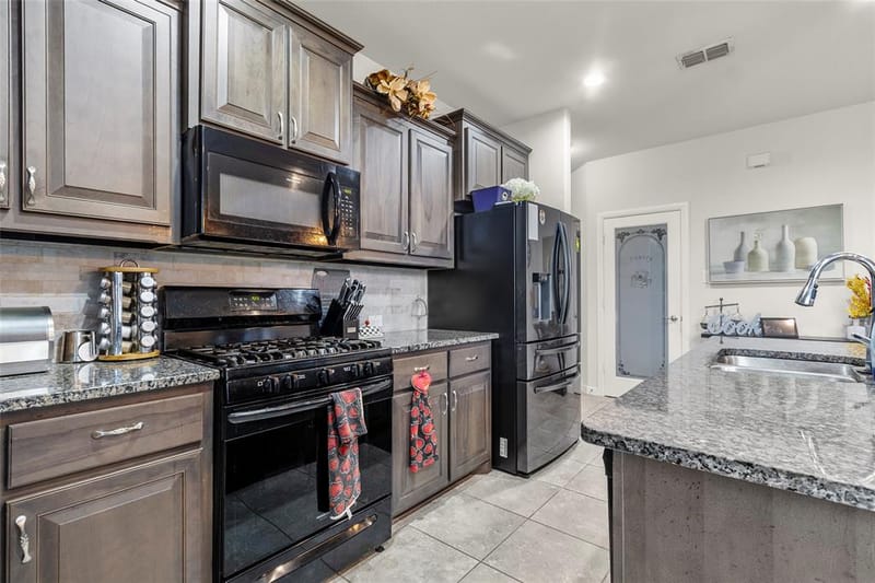 2615 Sunburst Drive, Glenn Heights TX 75154 - Photo 16