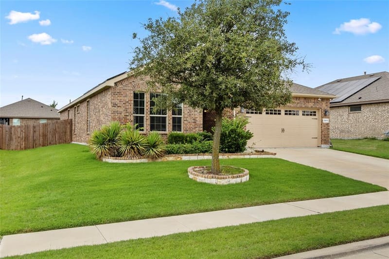 2615 Sunburst Drive, Glenn Heights TX 75154 - Photo 3