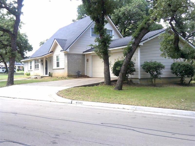 4509 Burke Road, Fort Worth TX 76119 - Photo 3