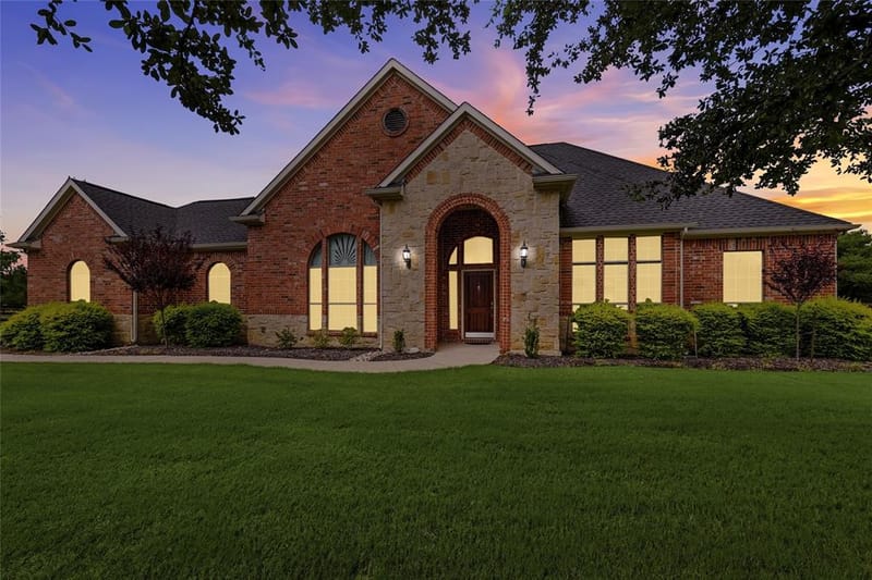 2705 Winthrop Hill Road, Denton TX 76226 - Photo 2