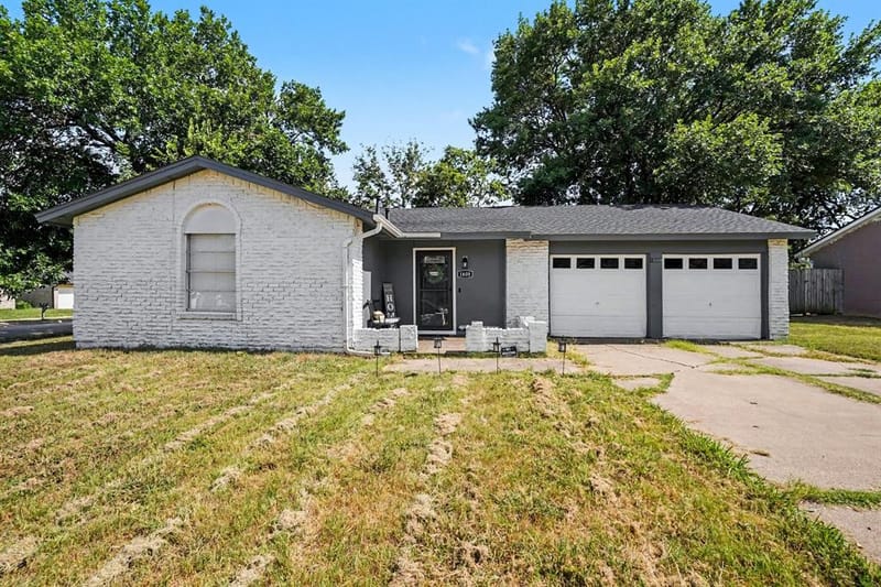 1608 Natches Drive, Arlington TX 76014 - Photo 2