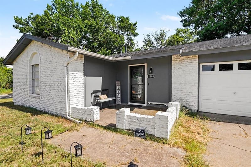1608 Natches Drive, Arlington TX 76014 - Photo 3