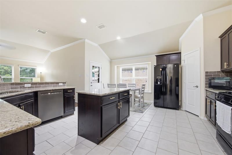 11800 Hamptonbrook Drive, McKinney TX 75071 - Photo 6