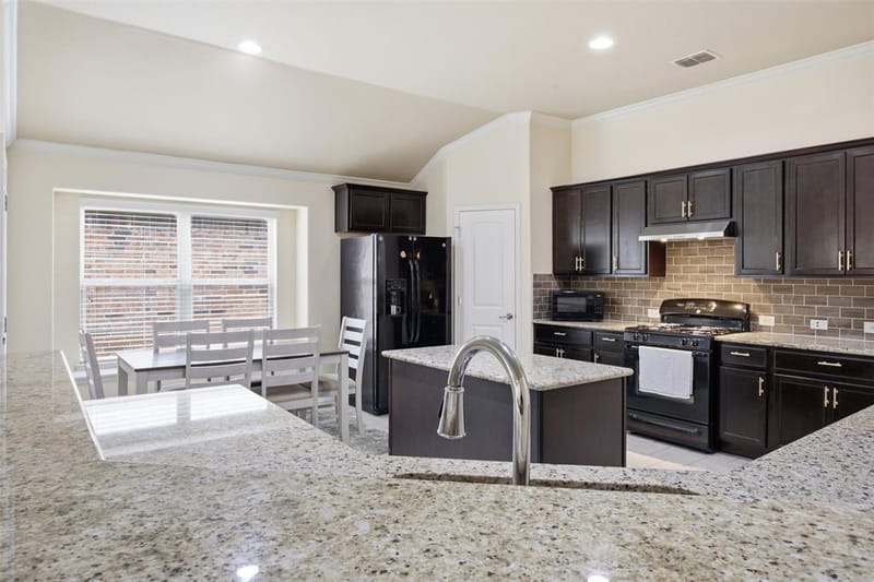 11800 Hamptonbrook Drive, McKinney TX 75071 - Photo 7