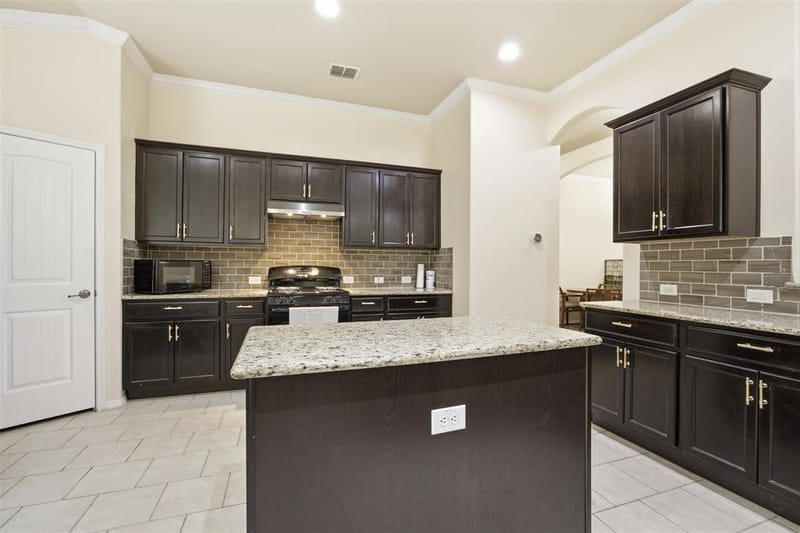 11800 Hamptonbrook Drive, McKinney TX 75071 - Photo 5