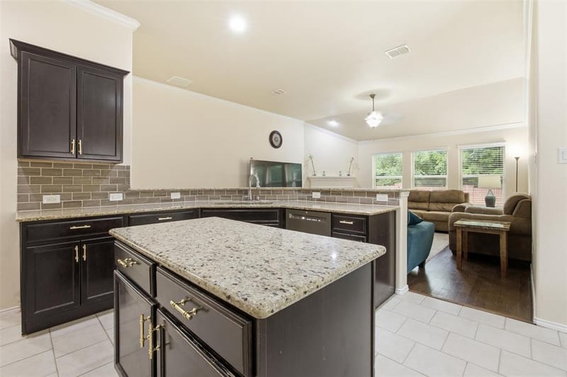 11800 Hamptonbrook Drive, McKinney TX 75071 - Photo 8