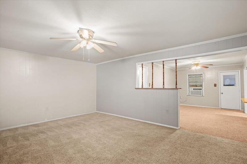 706 S Santa Fe Street, Wolfe City TX 75496 - Photo 6