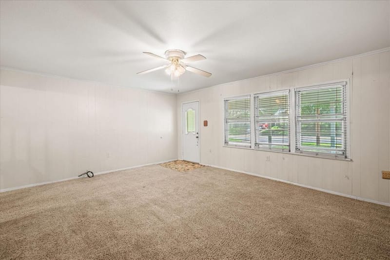706 S Santa Fe Street, Wolfe City TX 75496 - Photo 5