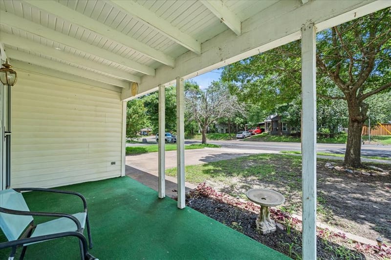 706 S Santa Fe Street, Wolfe City TX 75496 - Photo 25