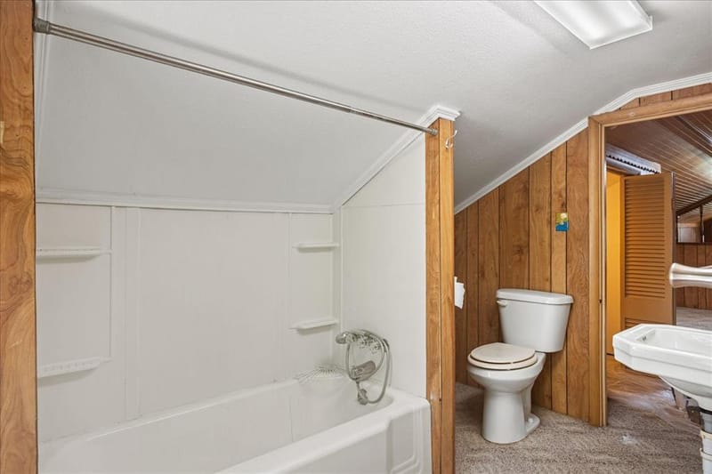 706 S Santa Fe Street, Wolfe City TX 75496 - Photo 21